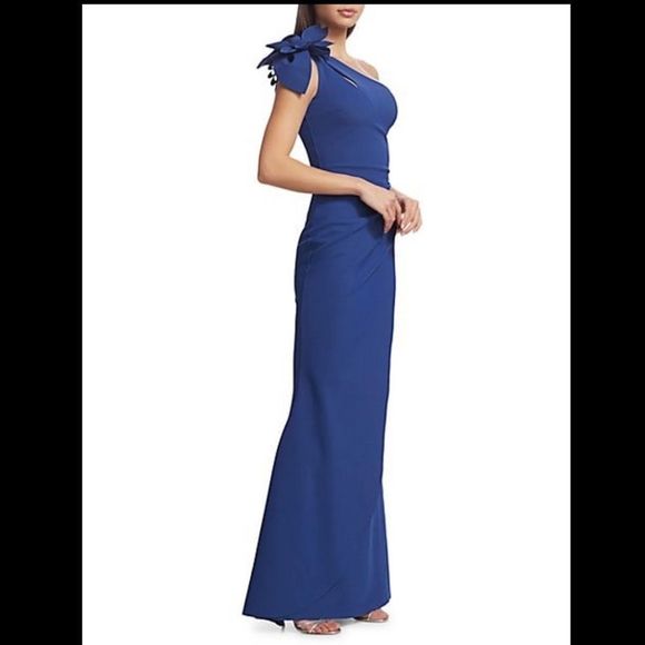 Chiara Boni La Petite Robe
Gosia One-Shoulder Gown - Picture 3 of 11